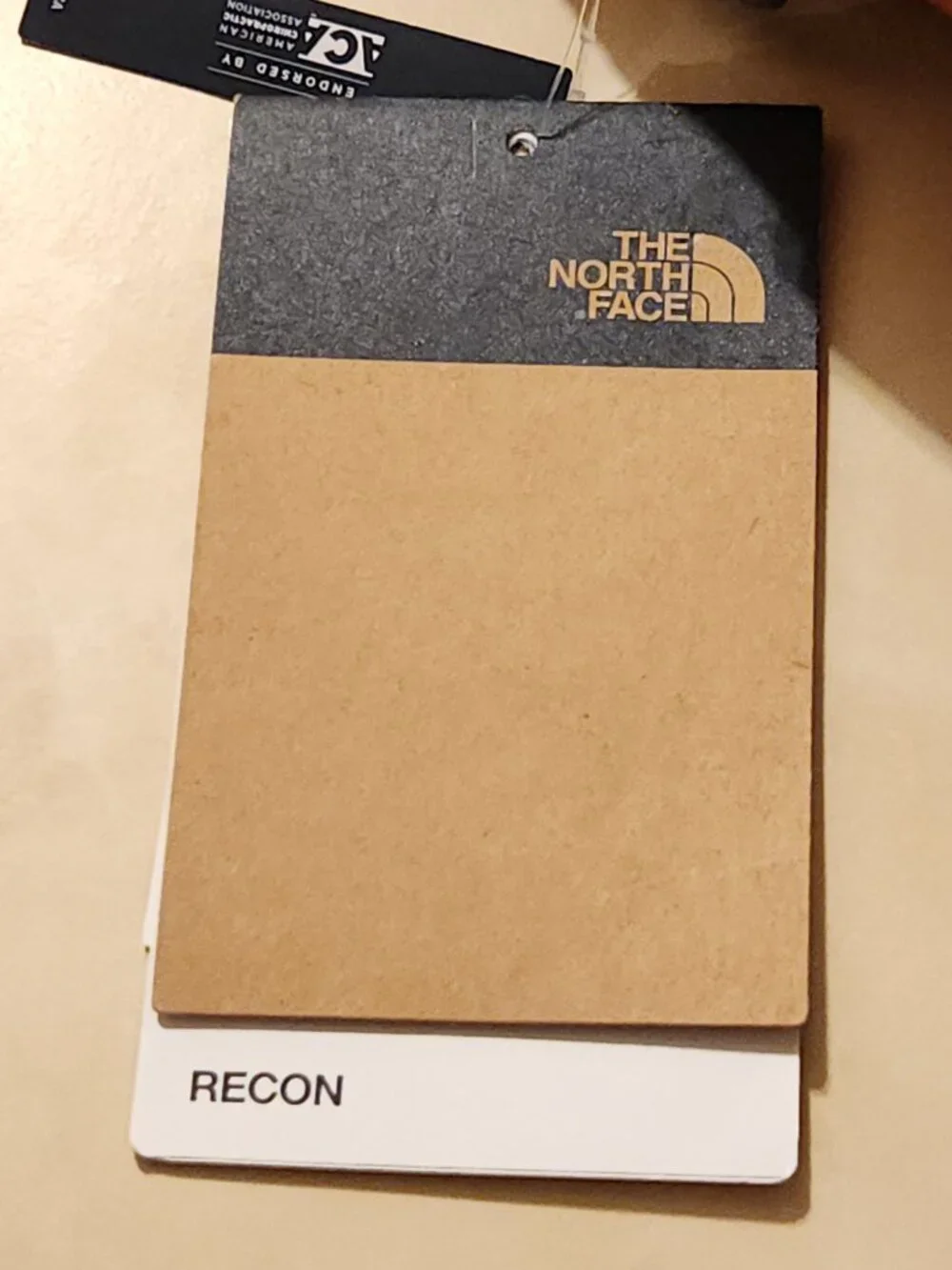 THE NORTH FACE Women's Backpack Recon 30 Liter, Mars Dust Dark